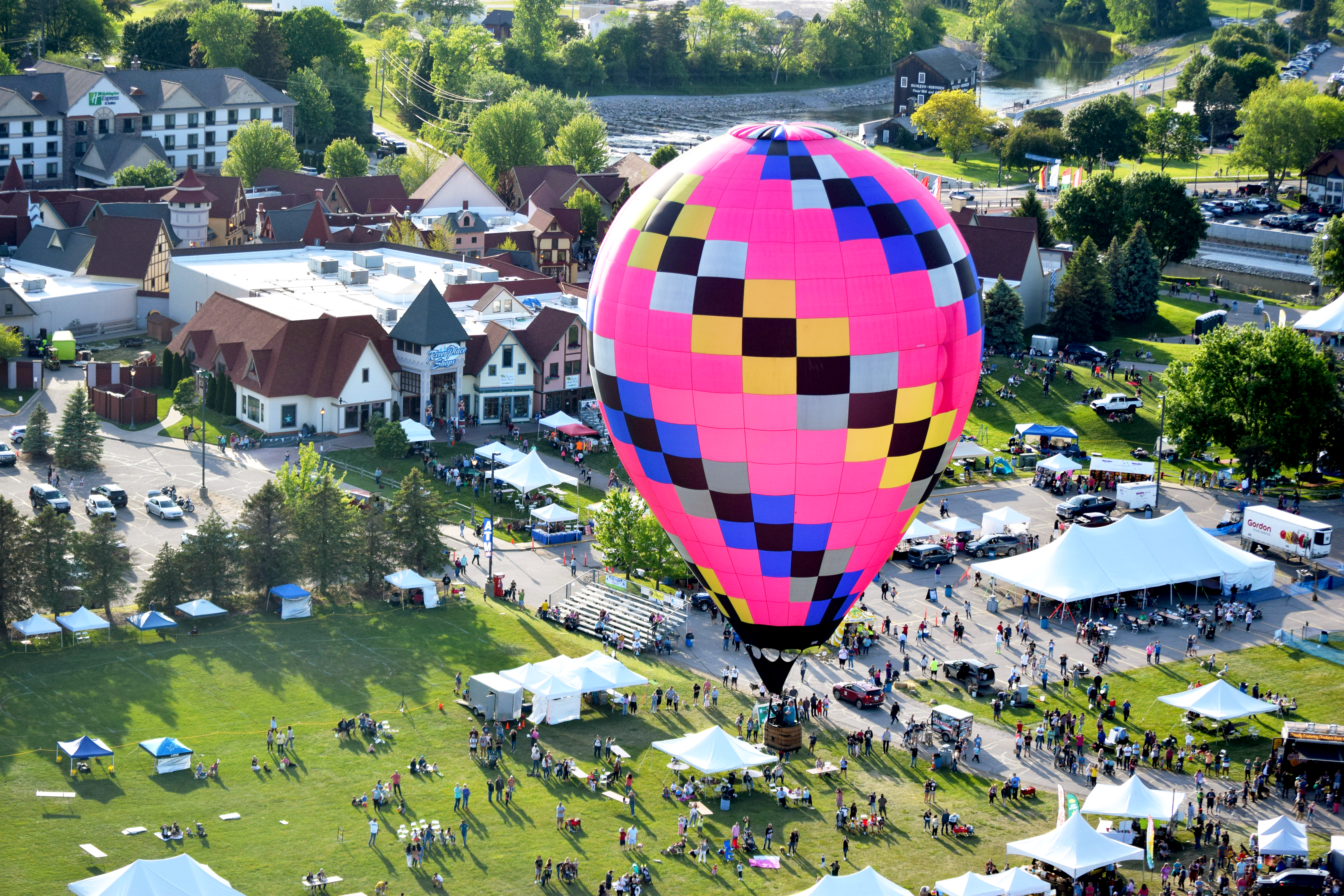Balloons Over Bavarian Inn - The Dog Bowl